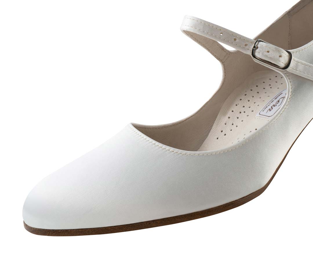 Ashley Detailed view of Werner Kern bridal shoe with leather sole
