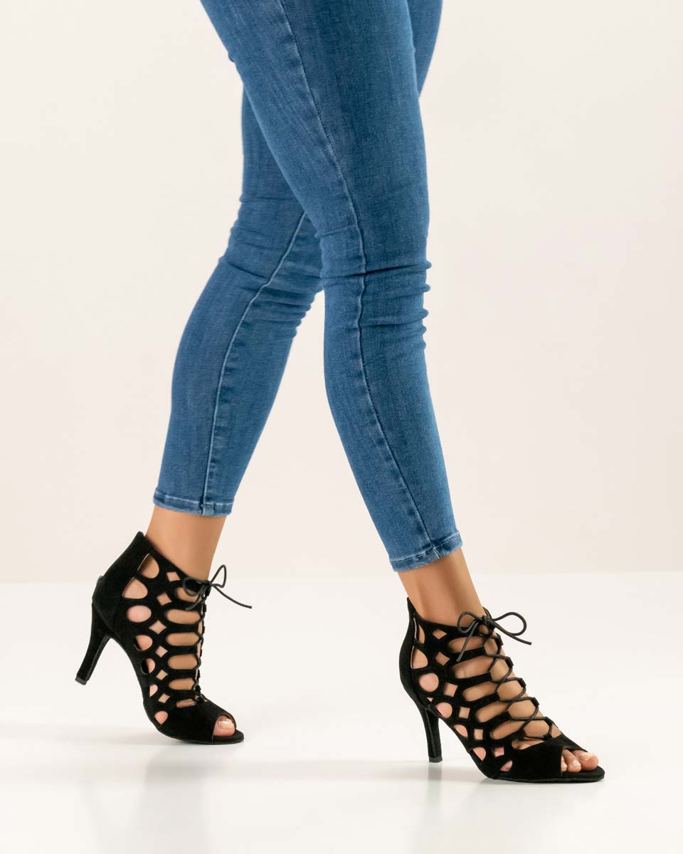 835 Black Salsa women's dance shoe by Anna Kern in combination with baluer jeans