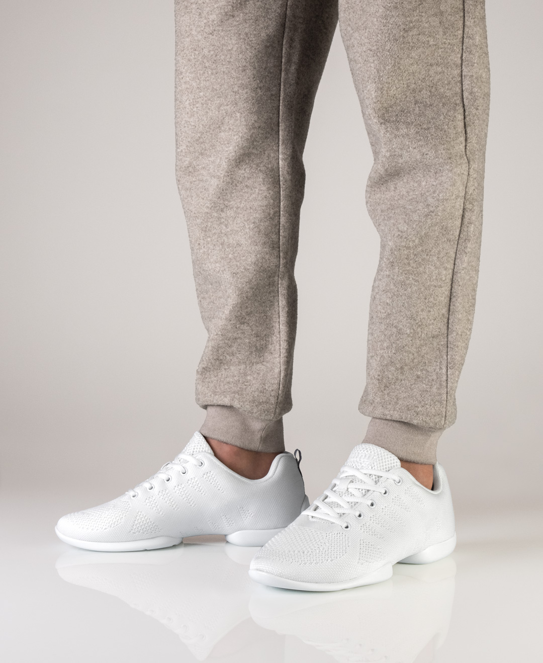 Men's sneaker for dancing in white