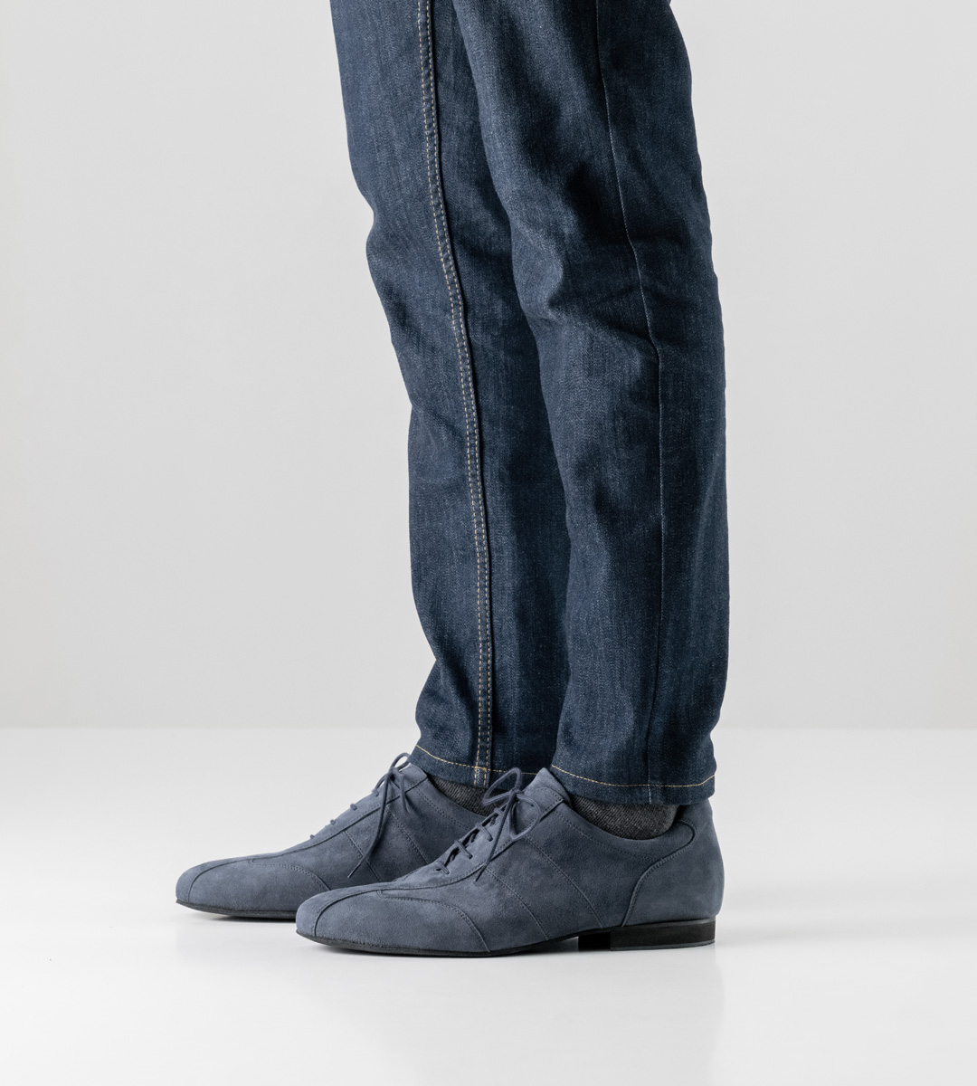 Blue jeans in combination with 1.5 cm high Werner Kern men's dance shoe
