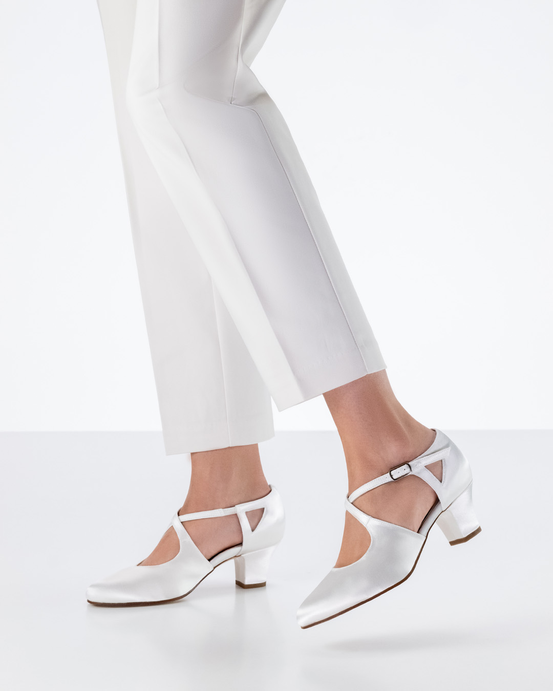 Gala "Werner Kern bridal shoe with leather sole in combination with white wedding dress "