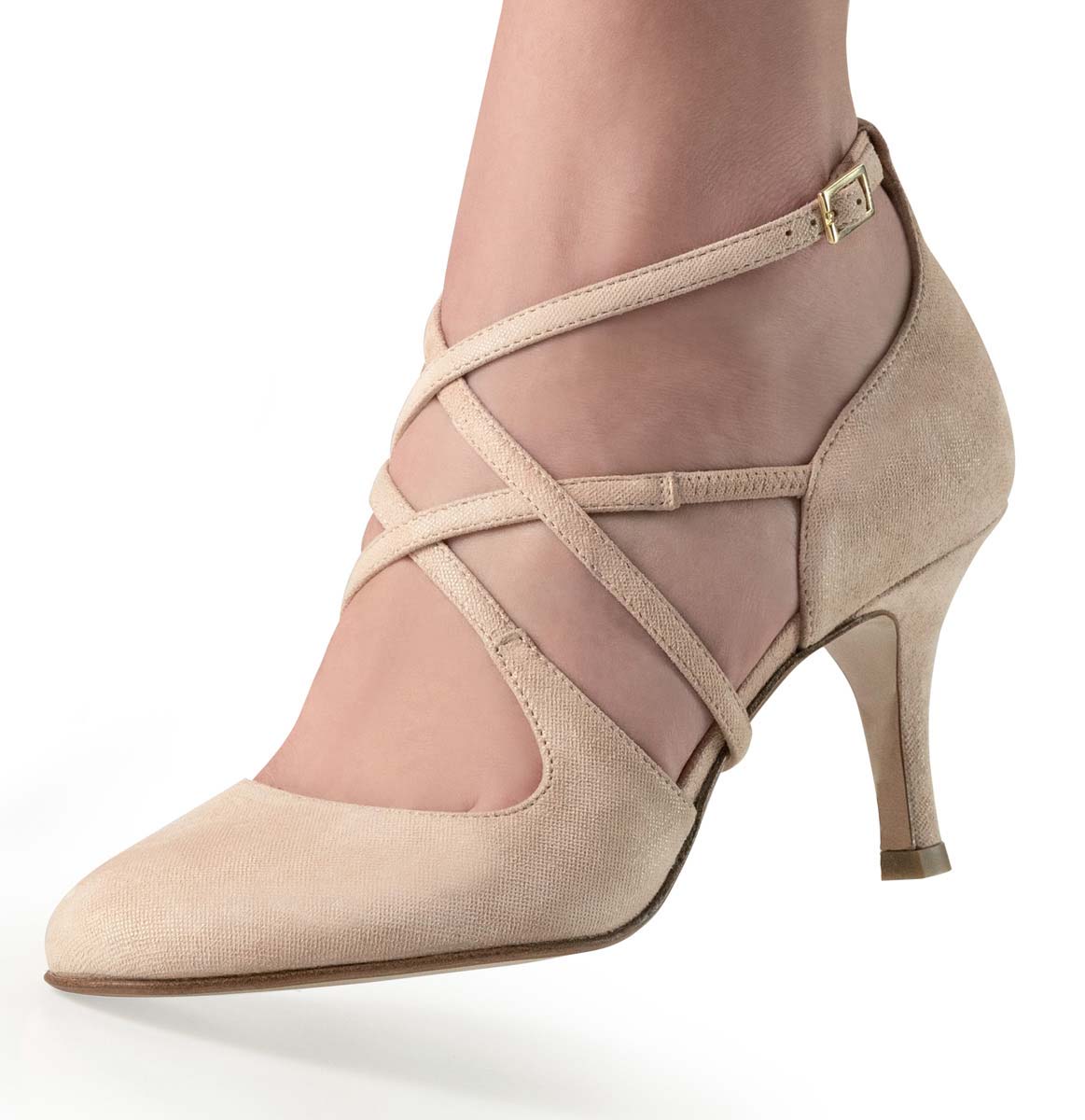 Valeria Detailed view of the Nueva Epoca bridal shoe in beige at the foot