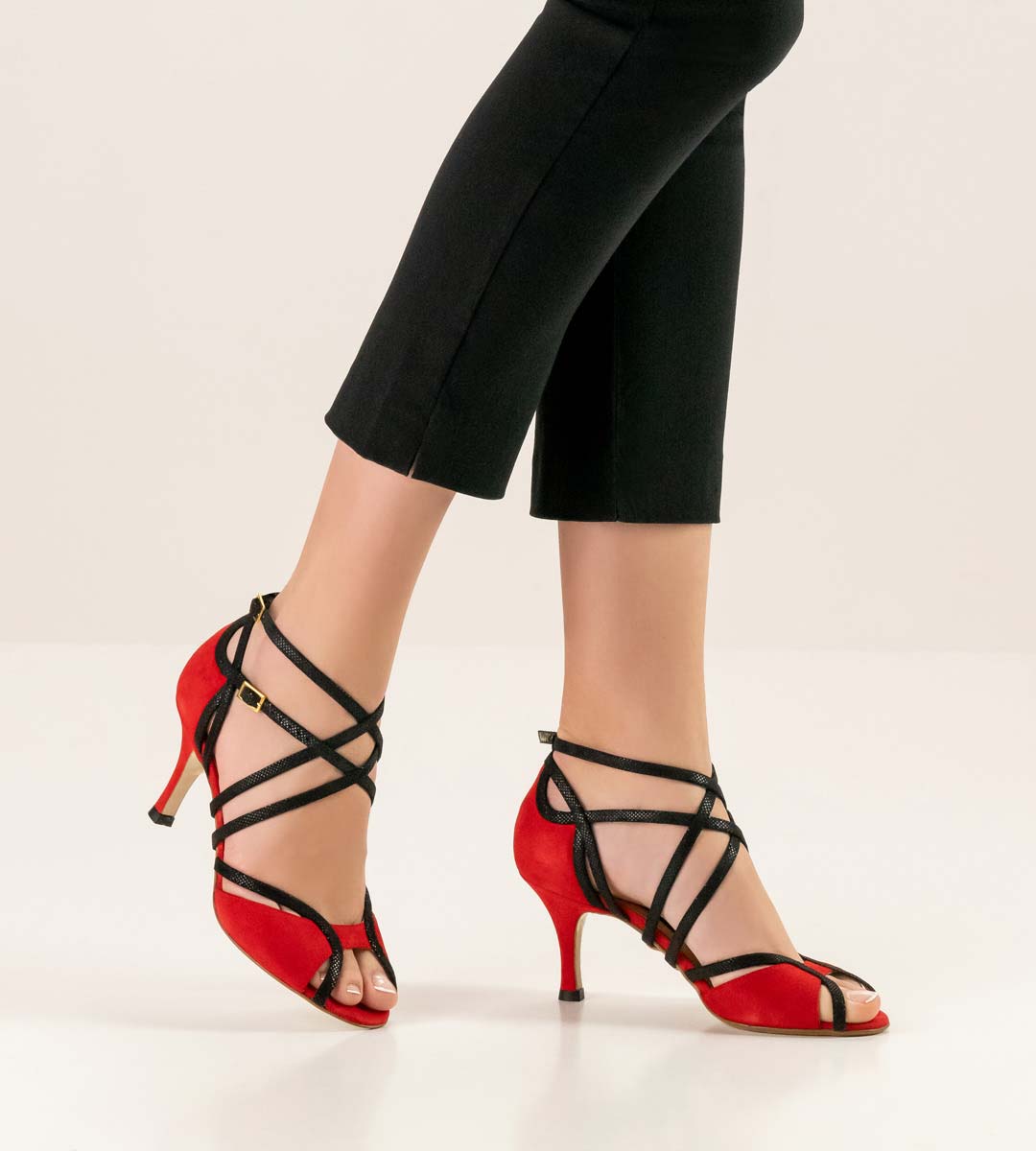 Cosima black-red Nueva Epoca women's dance shoe with leather sole