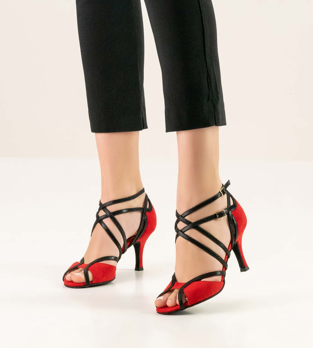 classic tango ladies dance shoe in black-red