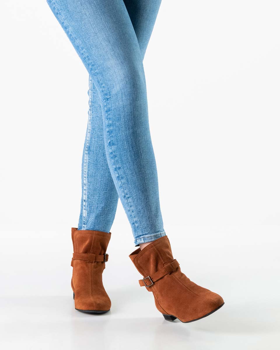 Harper brown linedance dance boot in velour in combination with blue jeans