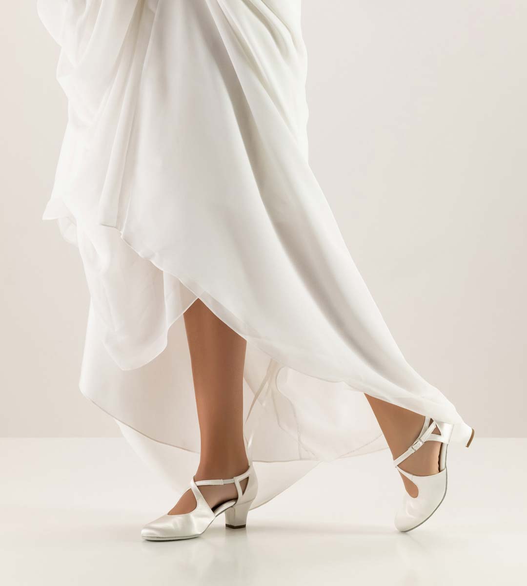 Gala Werner Kern closed bridal shoe in satin white