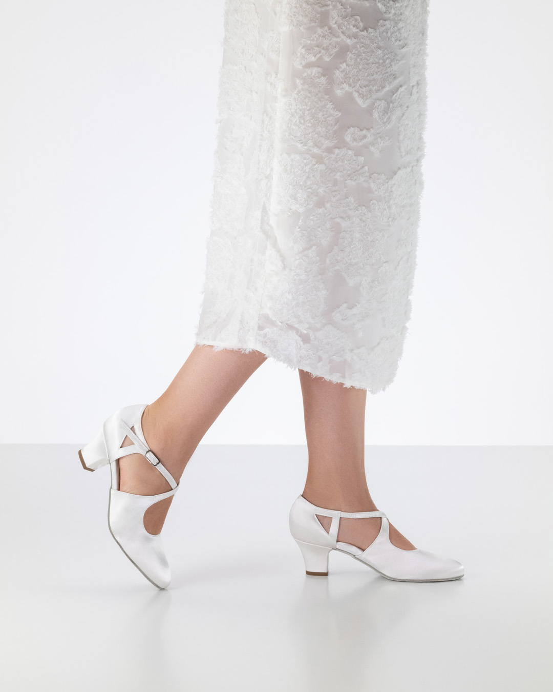 Gala White bridal shoe by Werner Kern in combination with white wedding dress