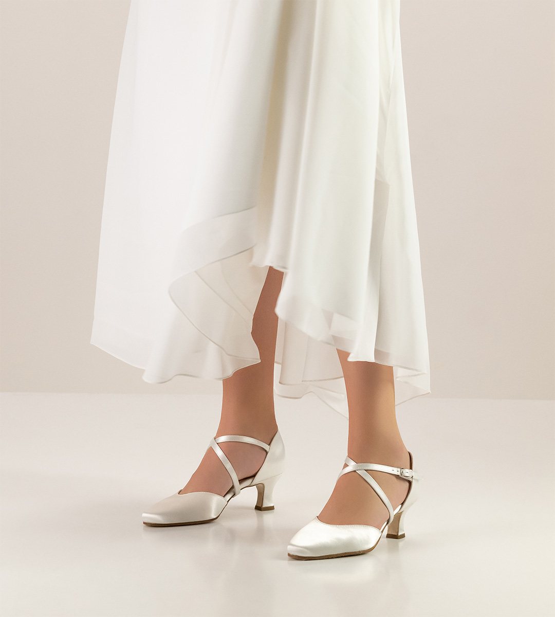 Patty 5,5 cm high bridal shoe by Werner Kern with leather sole in satin