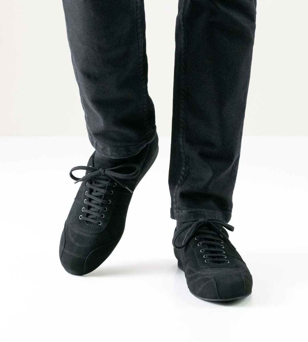 Cortino black jeans in combination with men's dance shoe sneaker in black