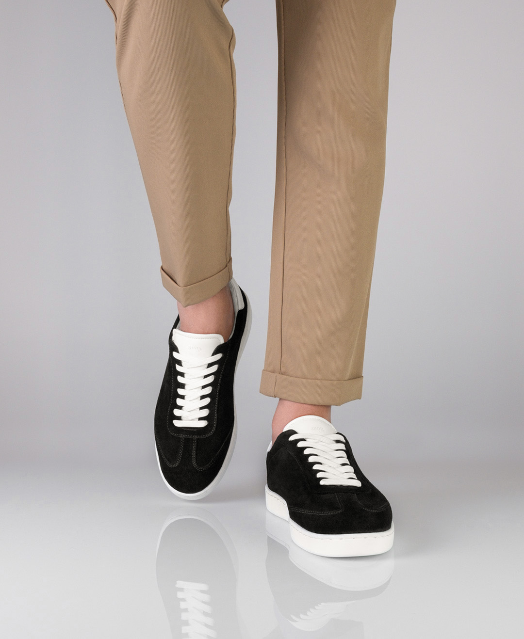 Suny dance sneaker 7415 in black suede leather