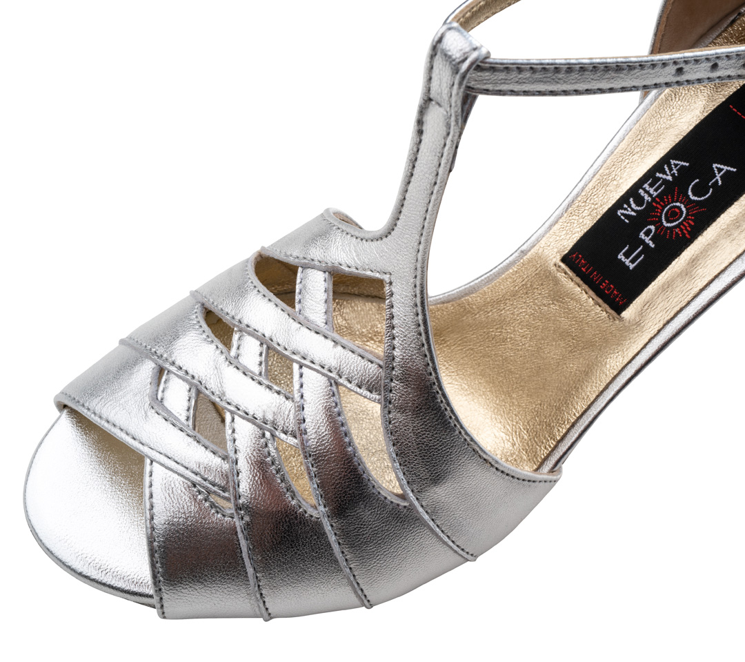 Caia dance shoe for women with a 7 cm heel and elegant front vamp