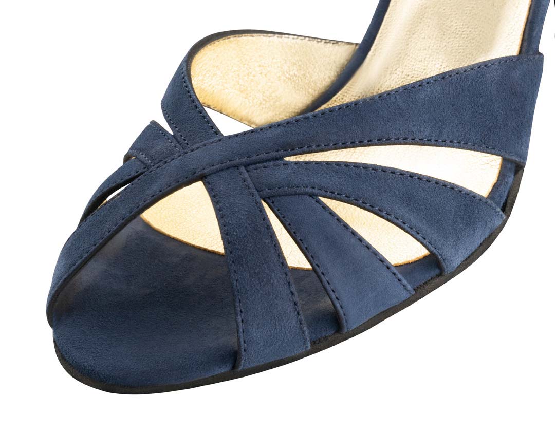 Gracia Nueva Epoca women's dance shoe in detail from the front