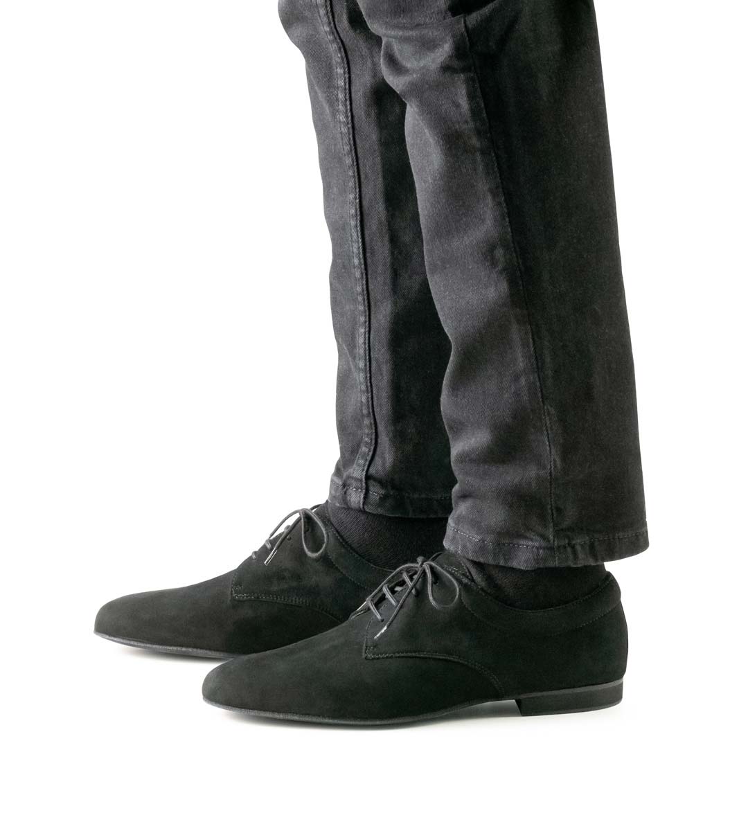 Modena black jeans in combination with velour dance shoes by Werner Kern