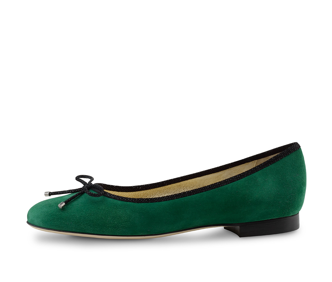 Green ballerina Juma made of very soft suede and a black bow