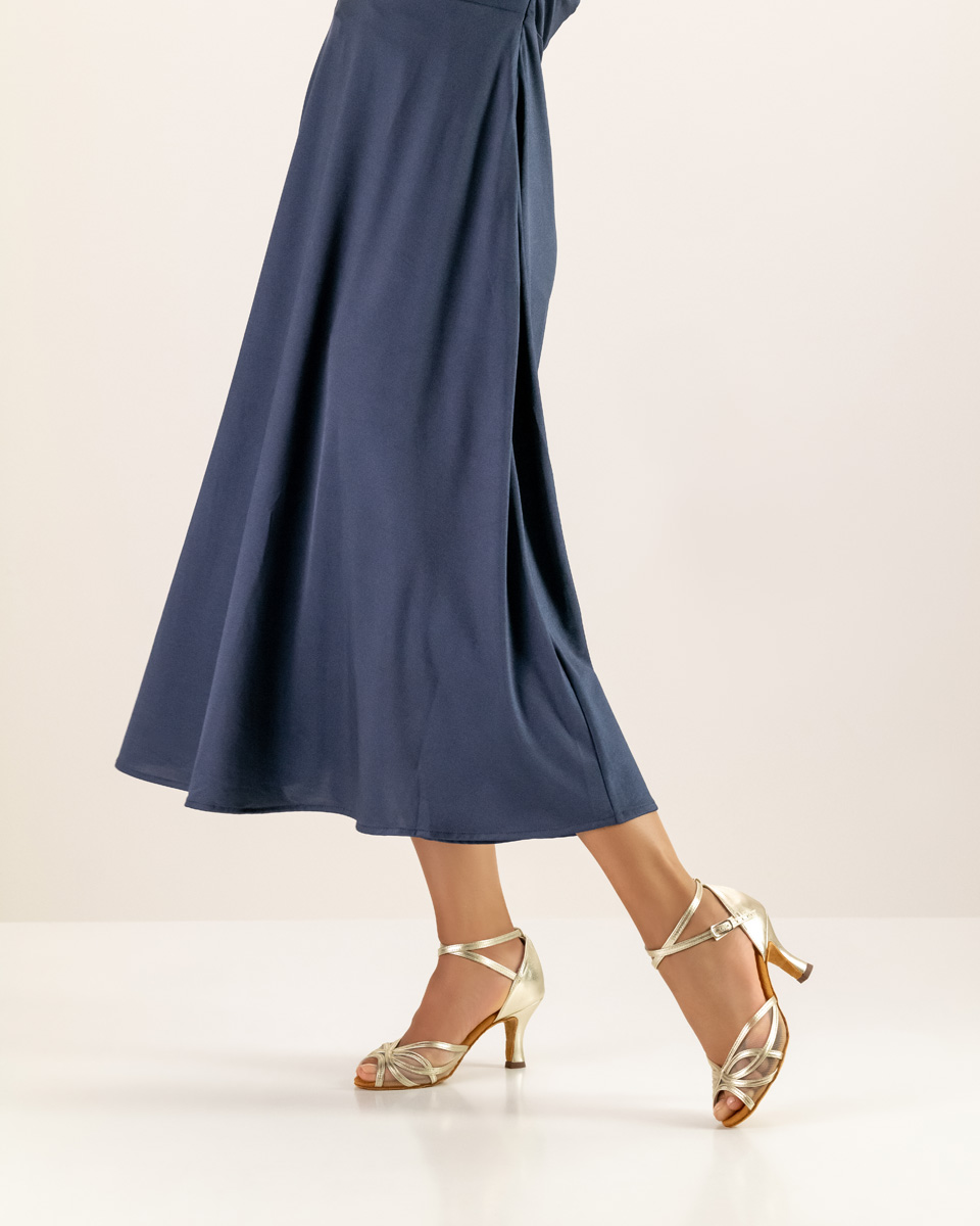 Blue skirt in combination with open Anna Kern ladies' dance shoe
