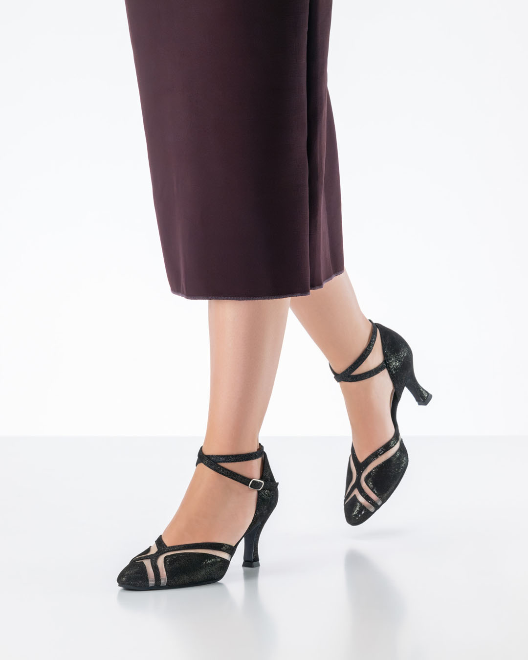 Dance shoes by Werner Kern, made from black, glossy leather with a 6.5 cm flared heel