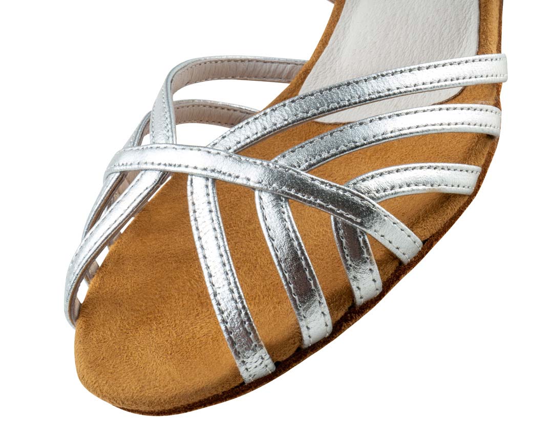 908 Detail view from the front of Anna Kern women's dance shoe