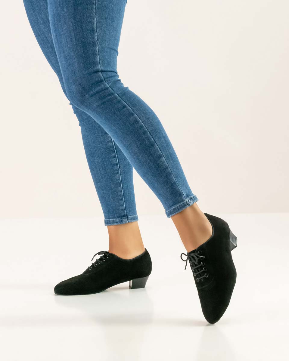 559 Blue jeans in combination with Anna Kern ladies lace-up dance shoe