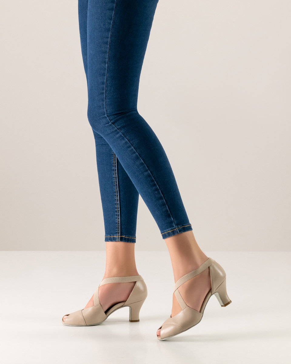 Blue Jeans in combination with open Werner Kern ladies' dance shoe