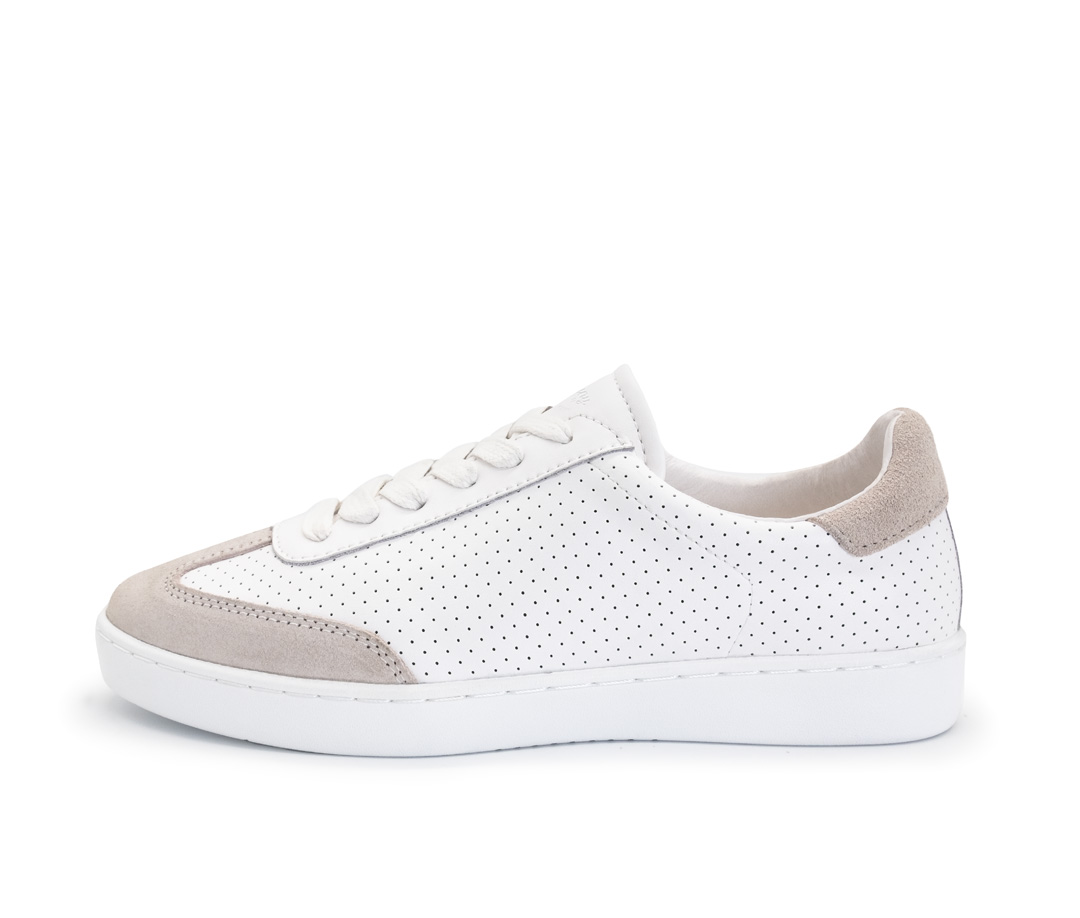 Sneaker 7020 Ultralight dance sneaker 7020 for women made of white nappa leather with a white PU sole and removable insole.