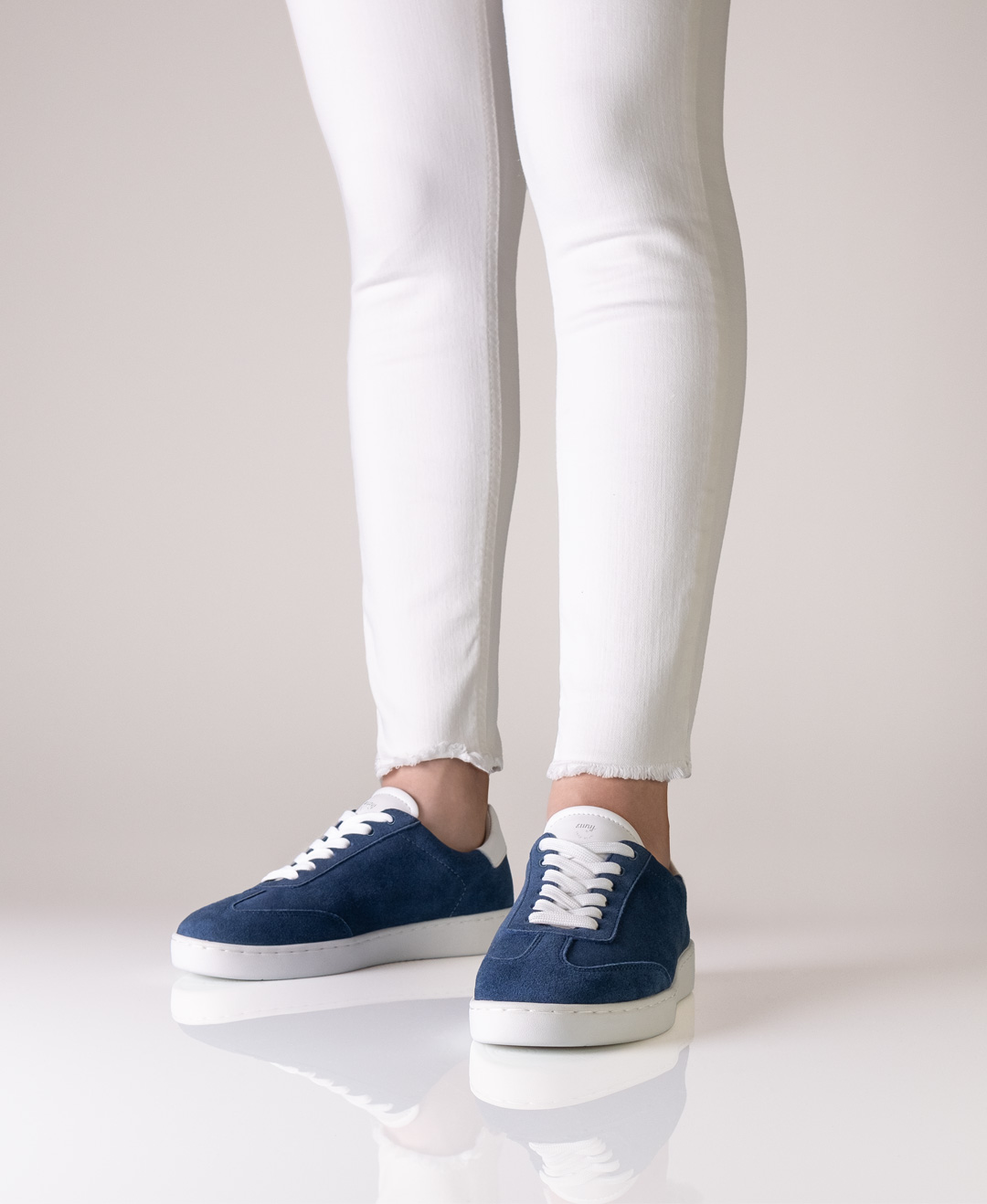 Super lightweight dance sneaker for women with padded insole