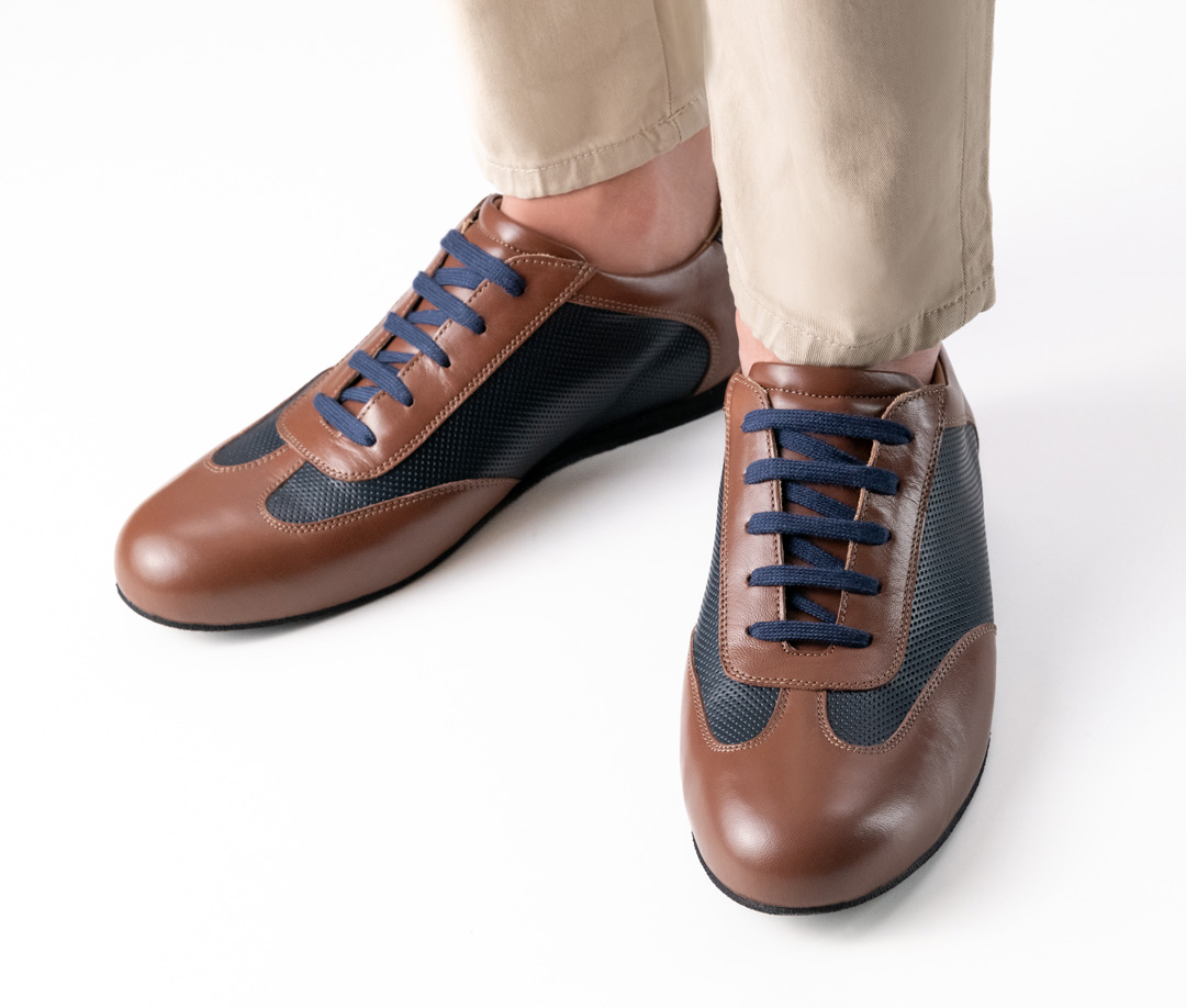 Sporty, elegant men's dance shoe in soft nappa leather