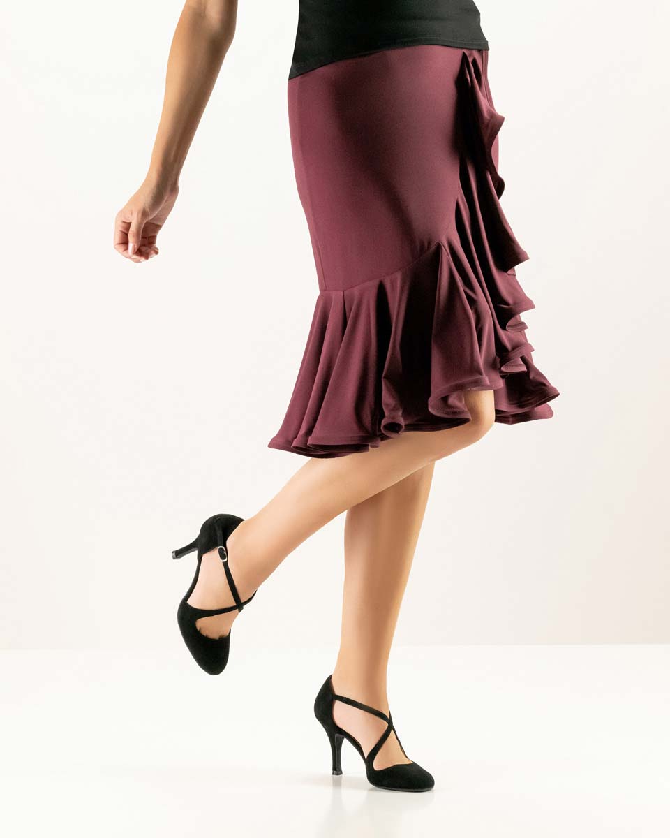 Serena 8 cm high Nueva Epoca ladies' dance shoe in combination with bordo coloured skirt