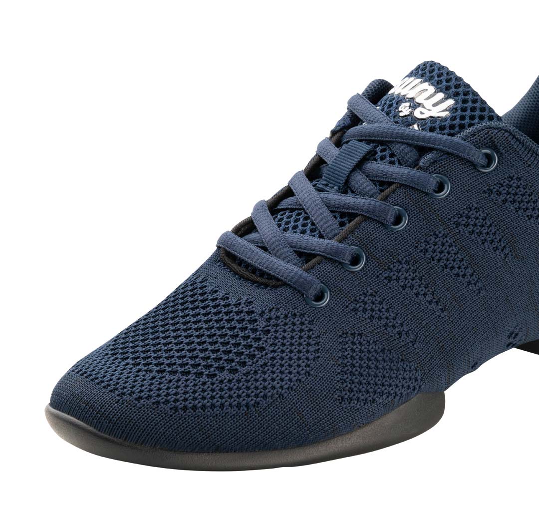 4030 Detail view of the men's dance sneaker in black with lacing