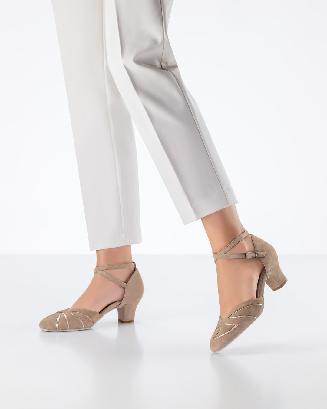Beige and gold dancing shoes by Werner Kern