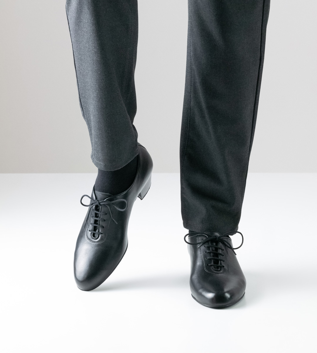 Werner Kern men's dance shoe in nappa black in combination with black jeans