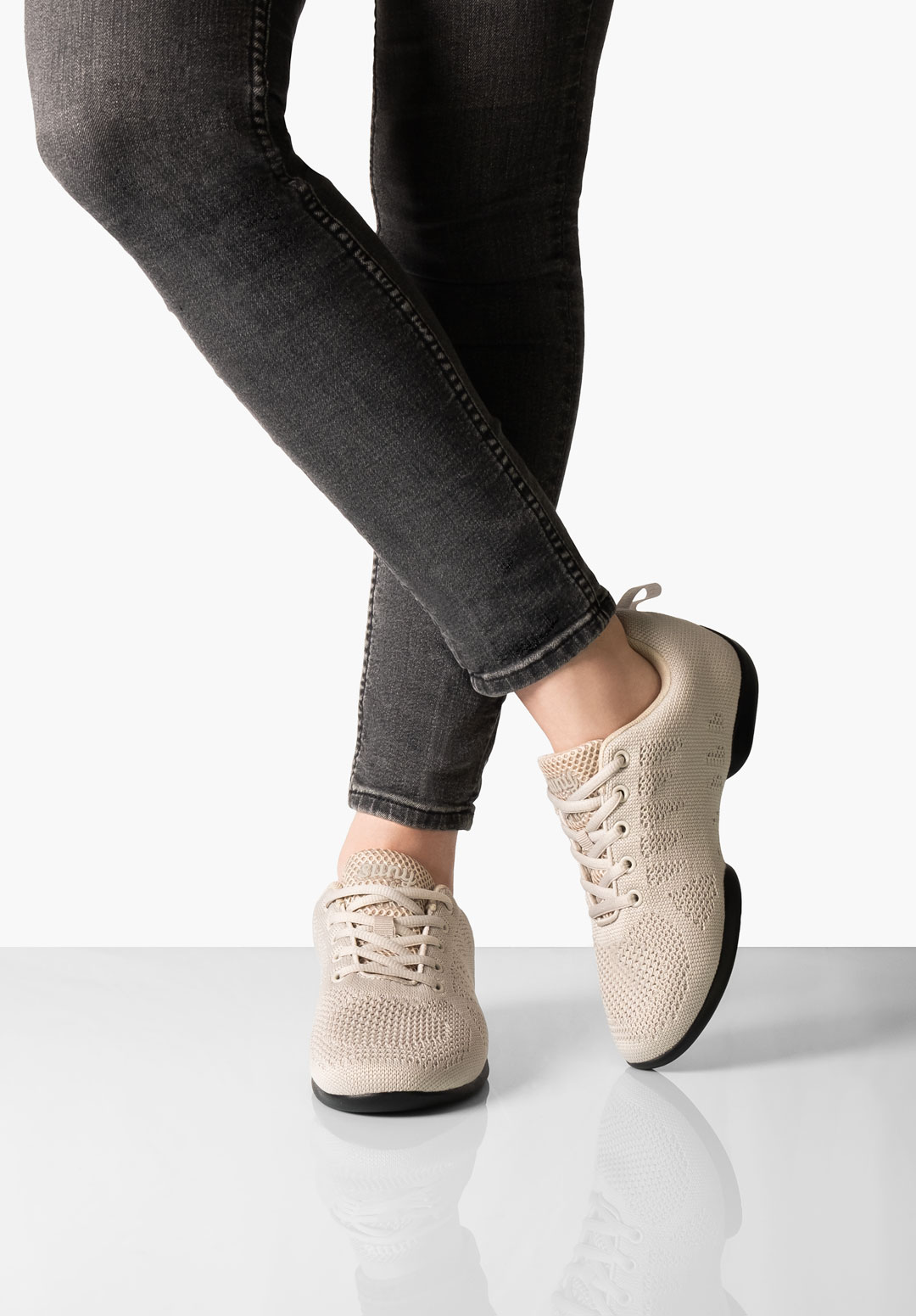 Suny by Anna Kern women's dance sneaker 180, Beige, dance shoes made of fine knitting material with split sole, suitable for indoor and outdoor.