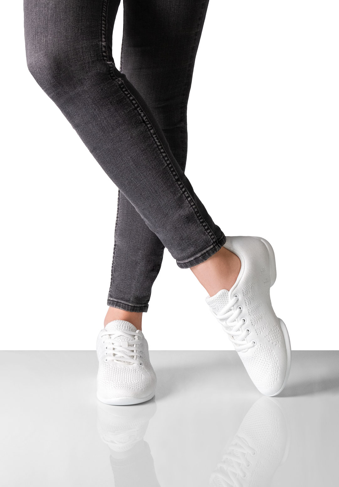 Sneaker 160 White women's sneakers made of fine knitting material by Suny by Anna Kern, item number 160, split sole, ideal for dancing on all floors.