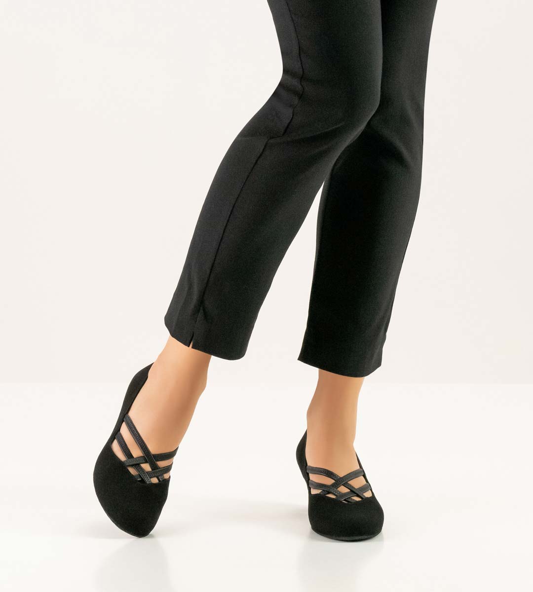Ruby closed Werner Kern ladies' dance shoe with elastic bands