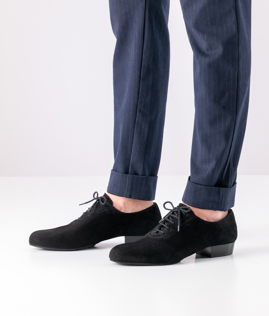 Casual men's dance shoe with a very flexible split sole made from soft suede leather