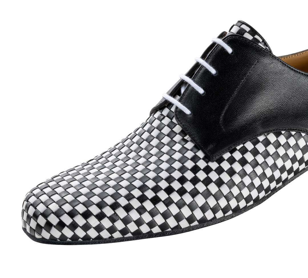 Cordoba Detail of the weave of the Nueva Epoca men's dance shoe