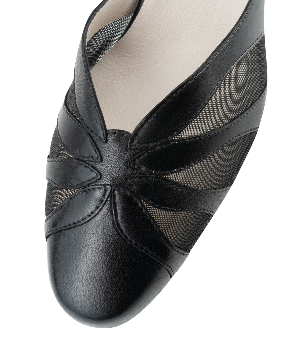 Detail view from the front of Werner Kern women's dance shoe