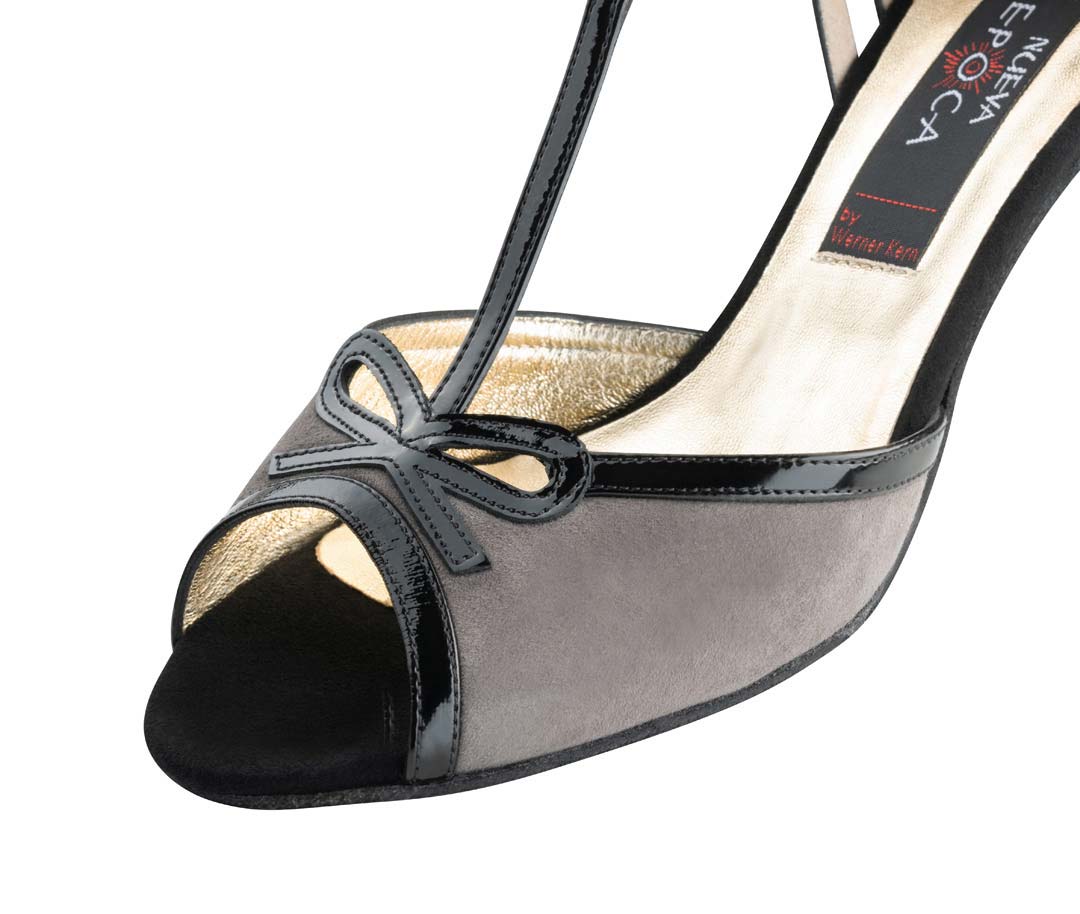 Detailed view of the T-bar of the Nueva Epoca women's dance shoe