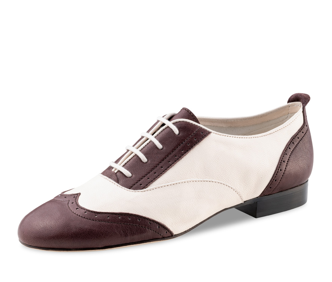 bordo white swing ladies dance shoe with 1,5 cm high heel with leather sole