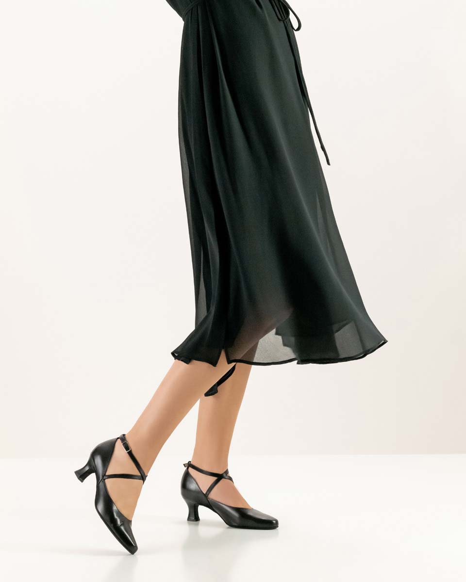 Shirley Werner Kern closed ladies dance shoe in combination with black dress