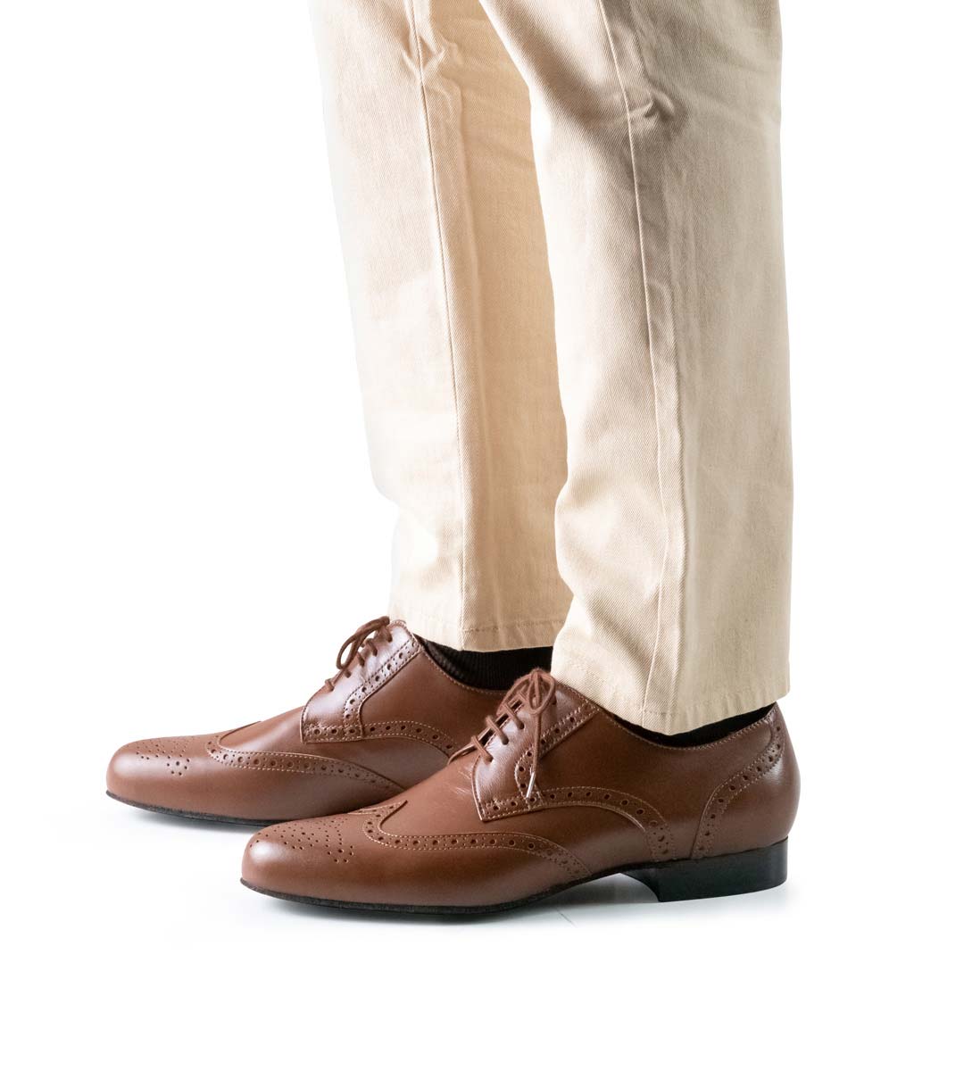 Udine beige trousers in combination with Werner Kern men's dance shoes in brown