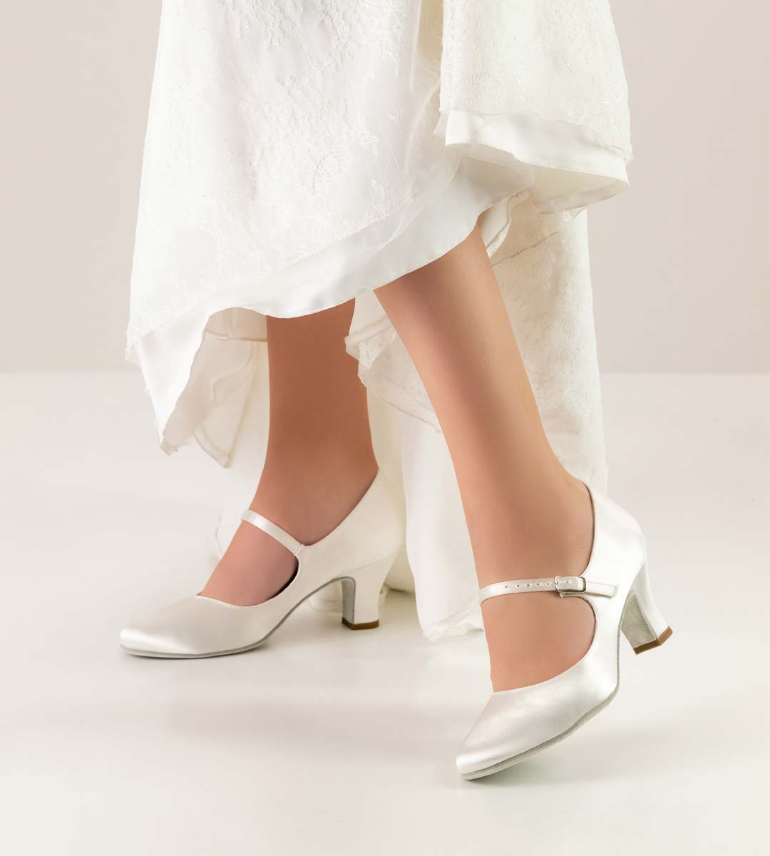 Ashley Werner Kern Bridal Pumps in Satin white