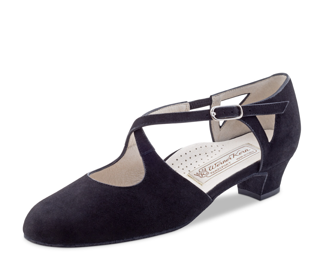 Closed toe ladies dance shoe from Werner Kern in black with 3,4 cm heel height