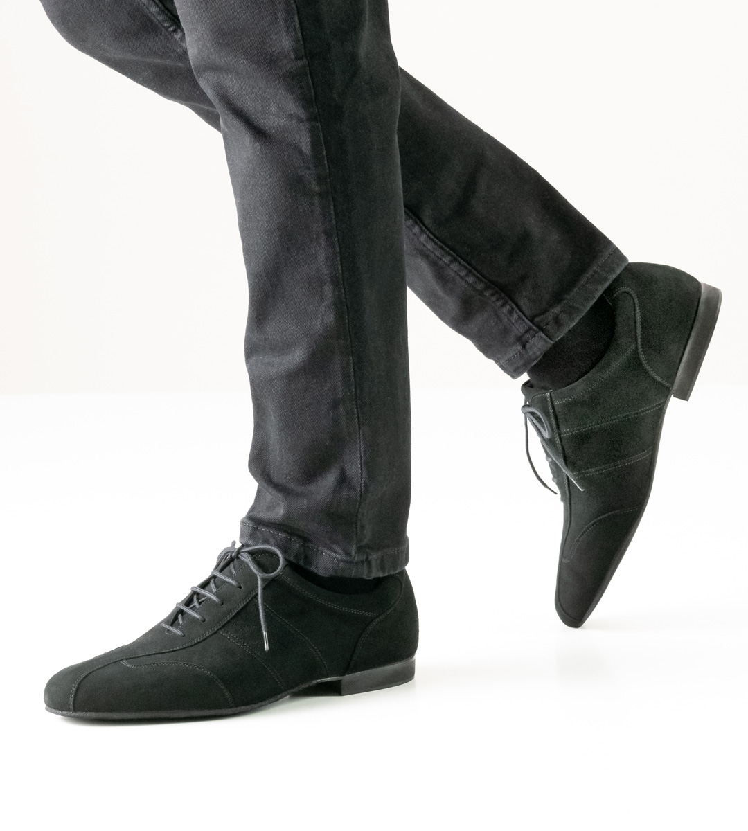 1.5 cm high Werner Kern men's dance shoe in combination with grey trousers