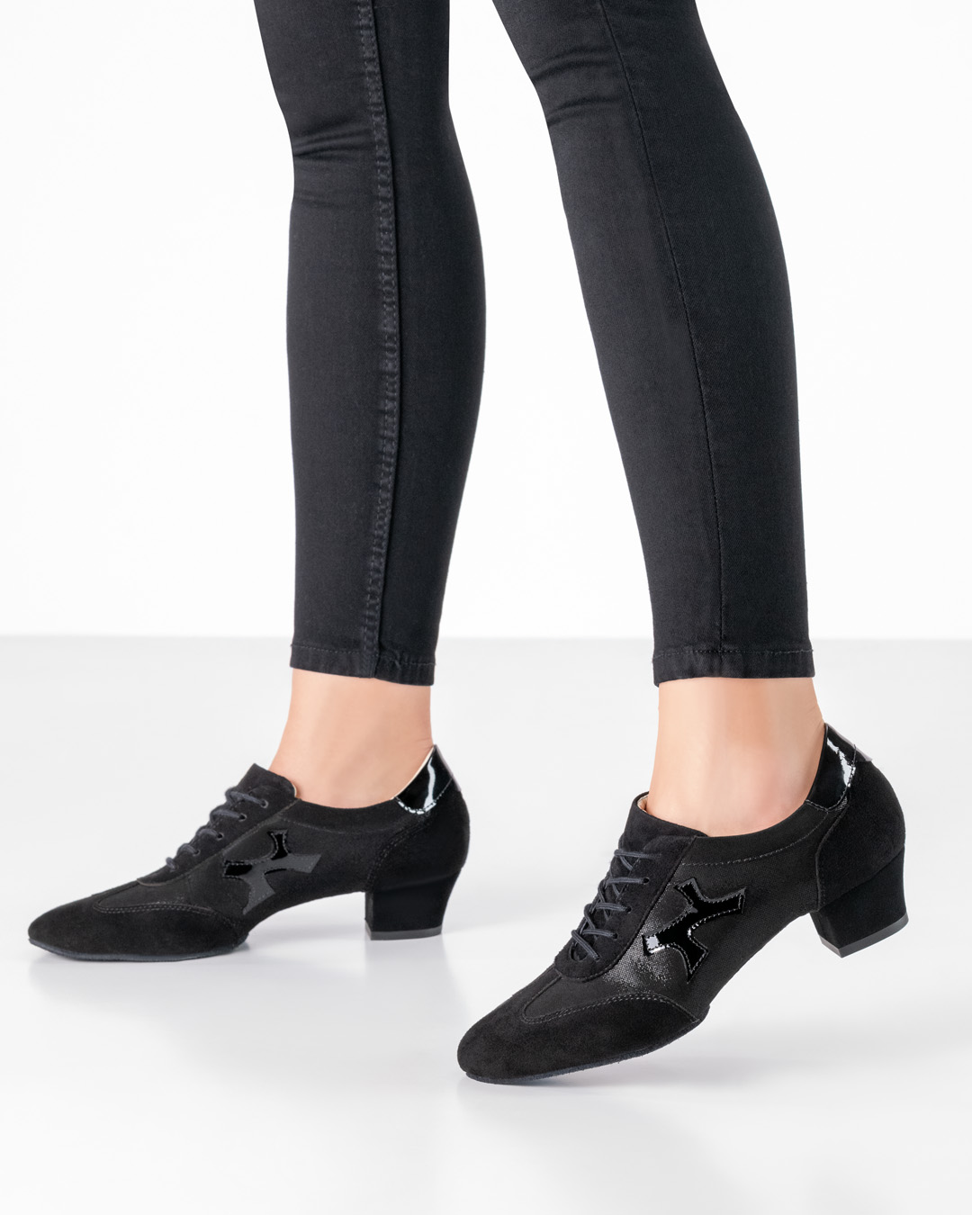 Dance training shoe in black brocade with suede details and split sole for perfect dance training