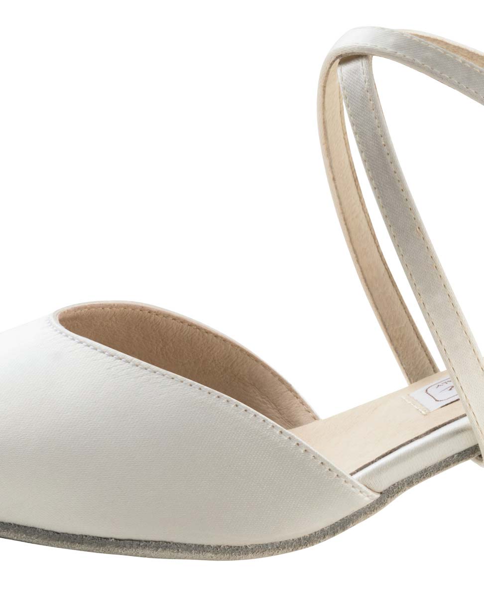 Patty View of the Werner Kern Bridal Shoe Cross Straps